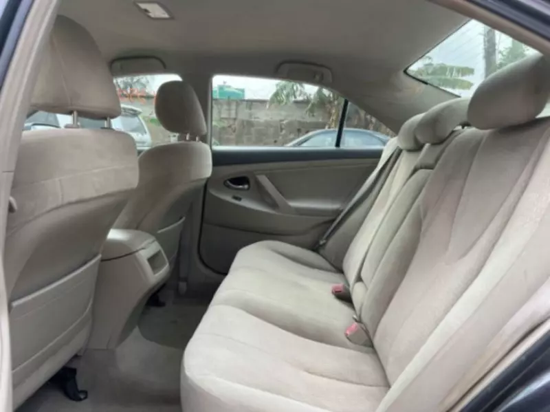 Toyota Camry   - 2010