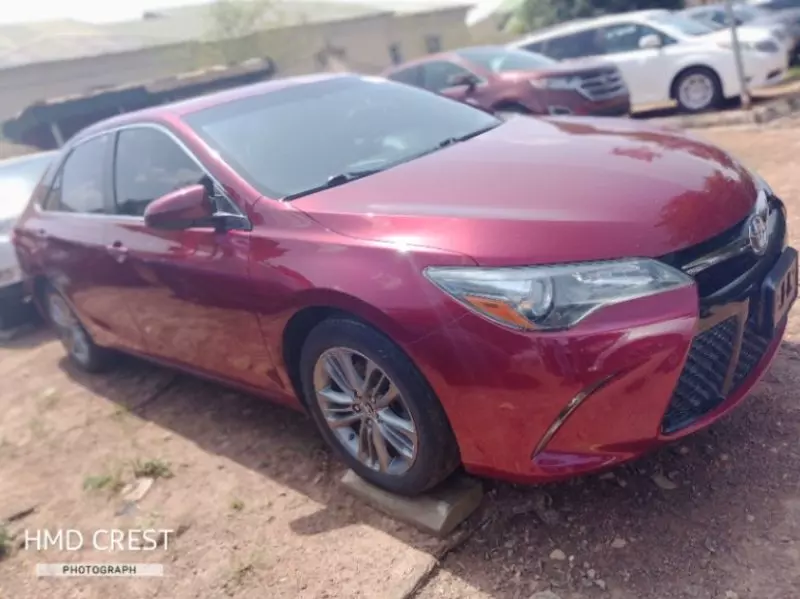 TOYOTA Camry - 2015