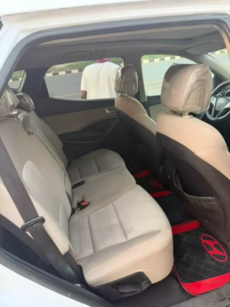 Hyundai Santa Fe   - 2014