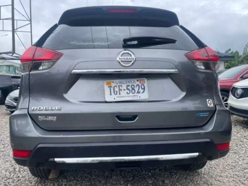 Nissan Rogue   - 2018