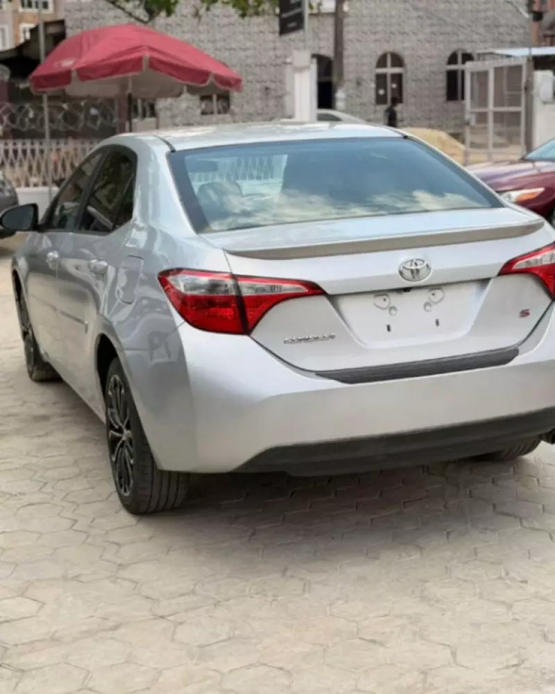 Toyota Corolla   - 2016