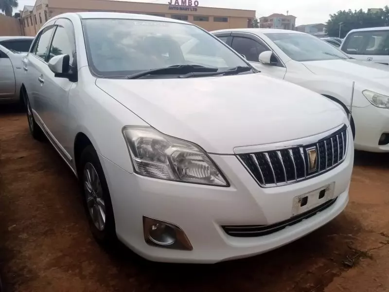 Toyota Premio    - 2016