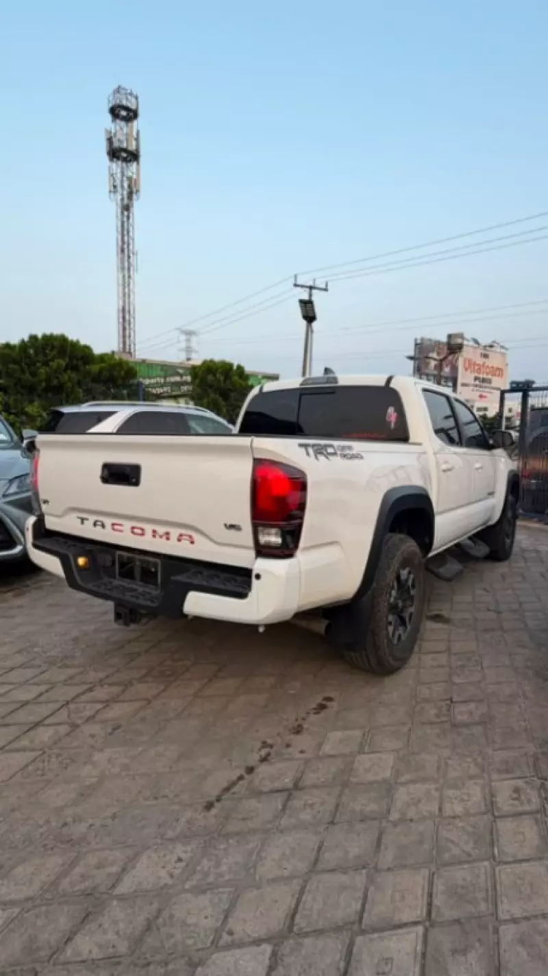 TOYOTA Tacoma   - 2020