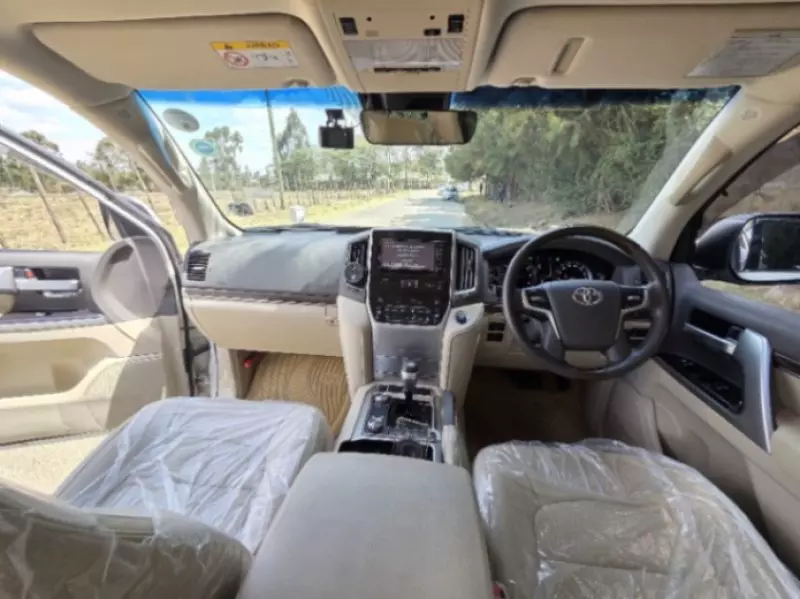 Toyota Landcruiser   - 2020
