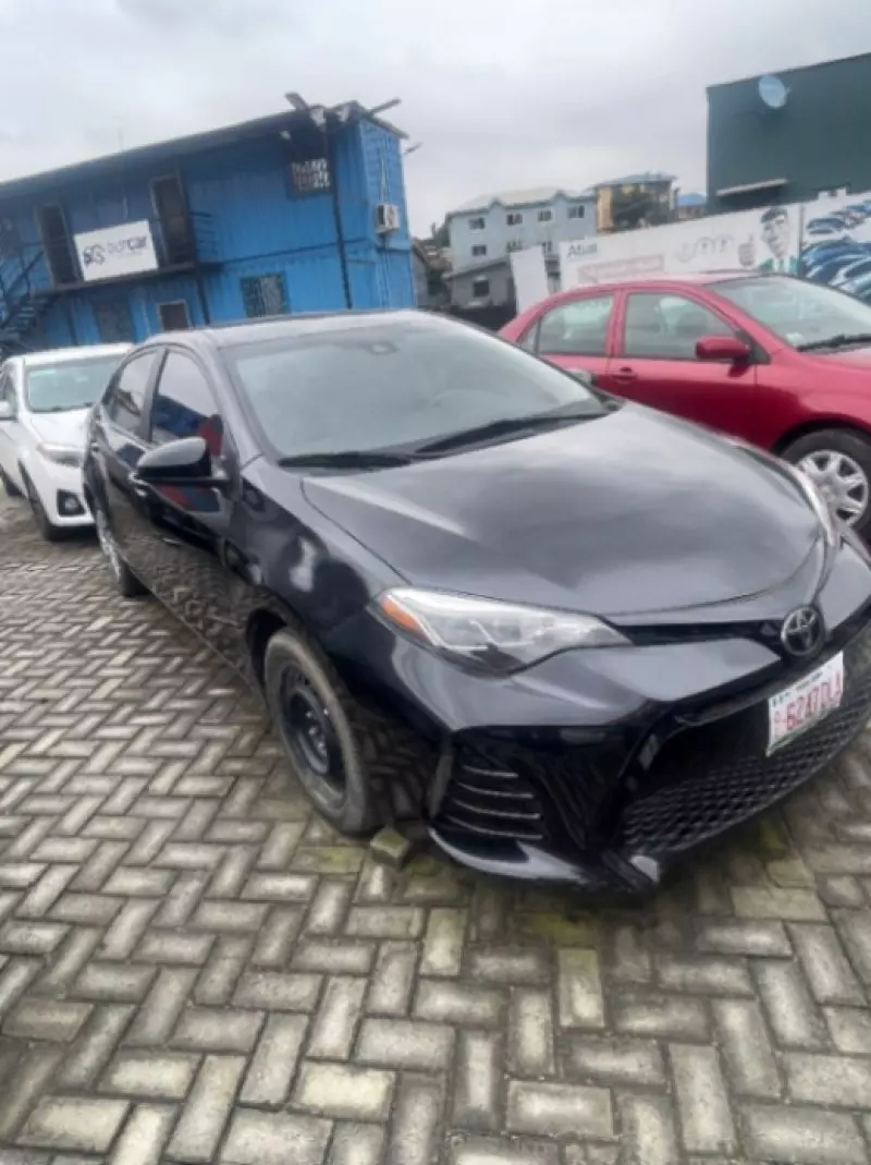 TOYOTA Corolla   - 2018