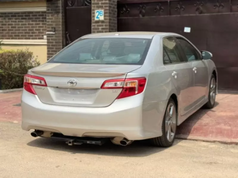 Toyota Camry   - 2013