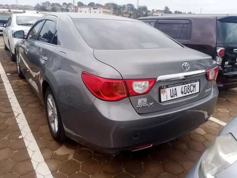 Toyota Mark X   - 2010
