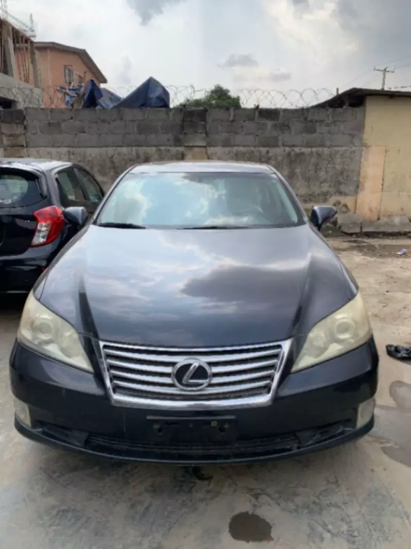 Lexus ES   - 2010