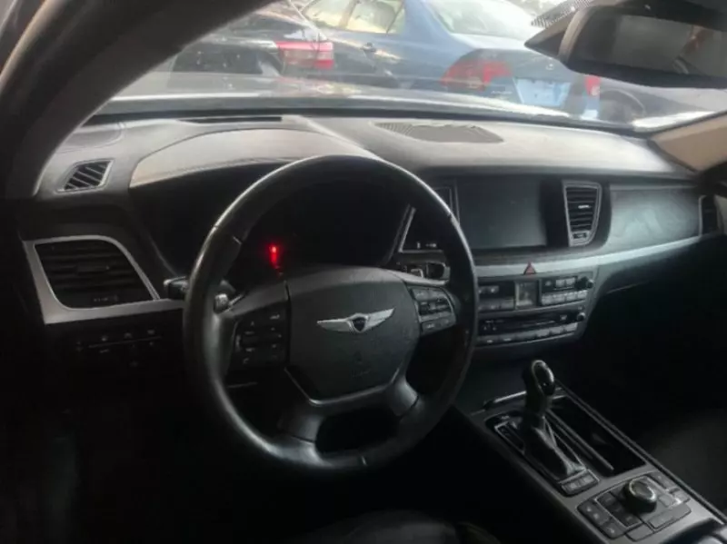 Hyundai Genesis   - 2015