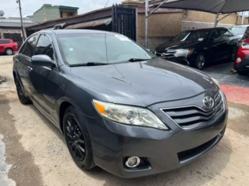 TOYOTA Camry - 2011