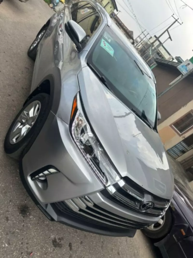 Toyota Highlander   - 2015