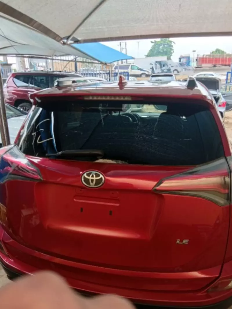 Toyota RAV4 - 2016