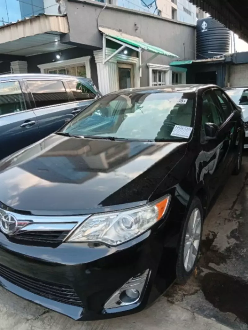 TOYOTA Camry   - 2012