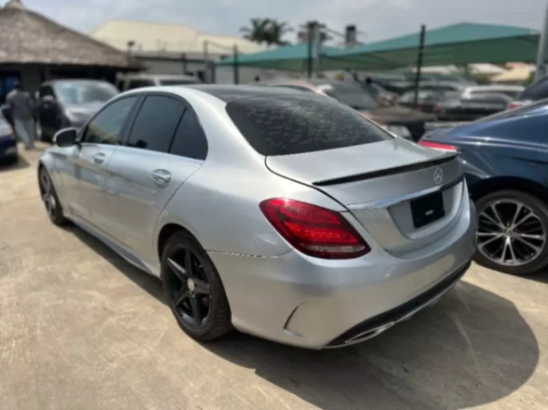 Mercedes-Benz C-class   - 2015