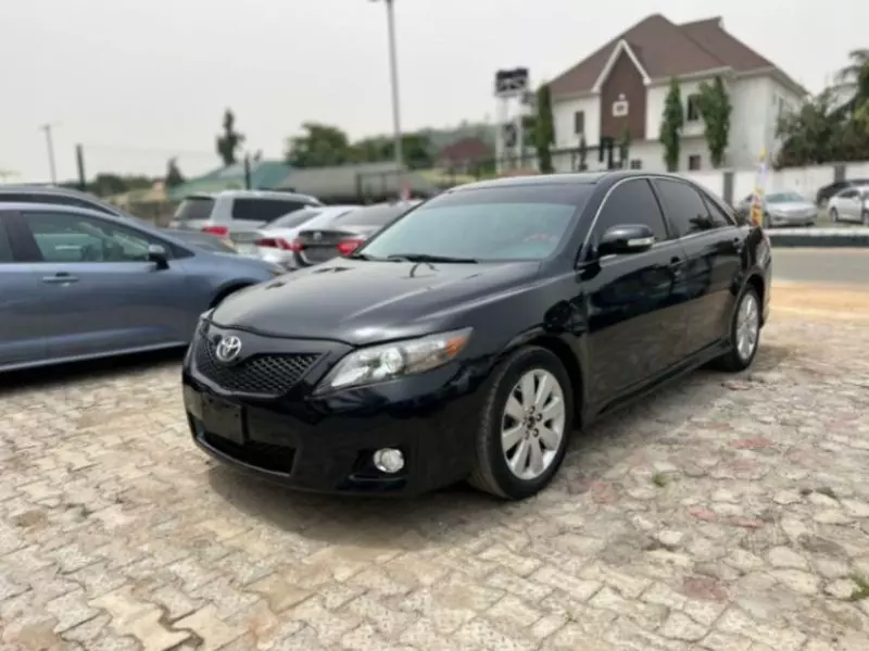 Toyota Camry - 2009