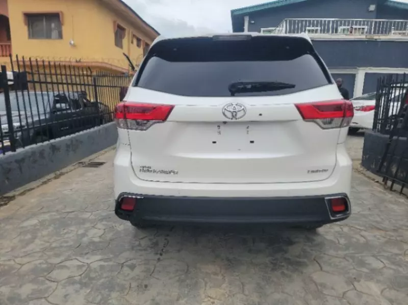 Toyota Highlander   - 2018
