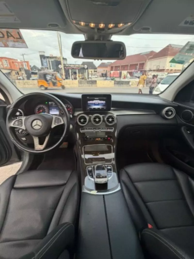Mercedes-Benz GLC 300   - 2016