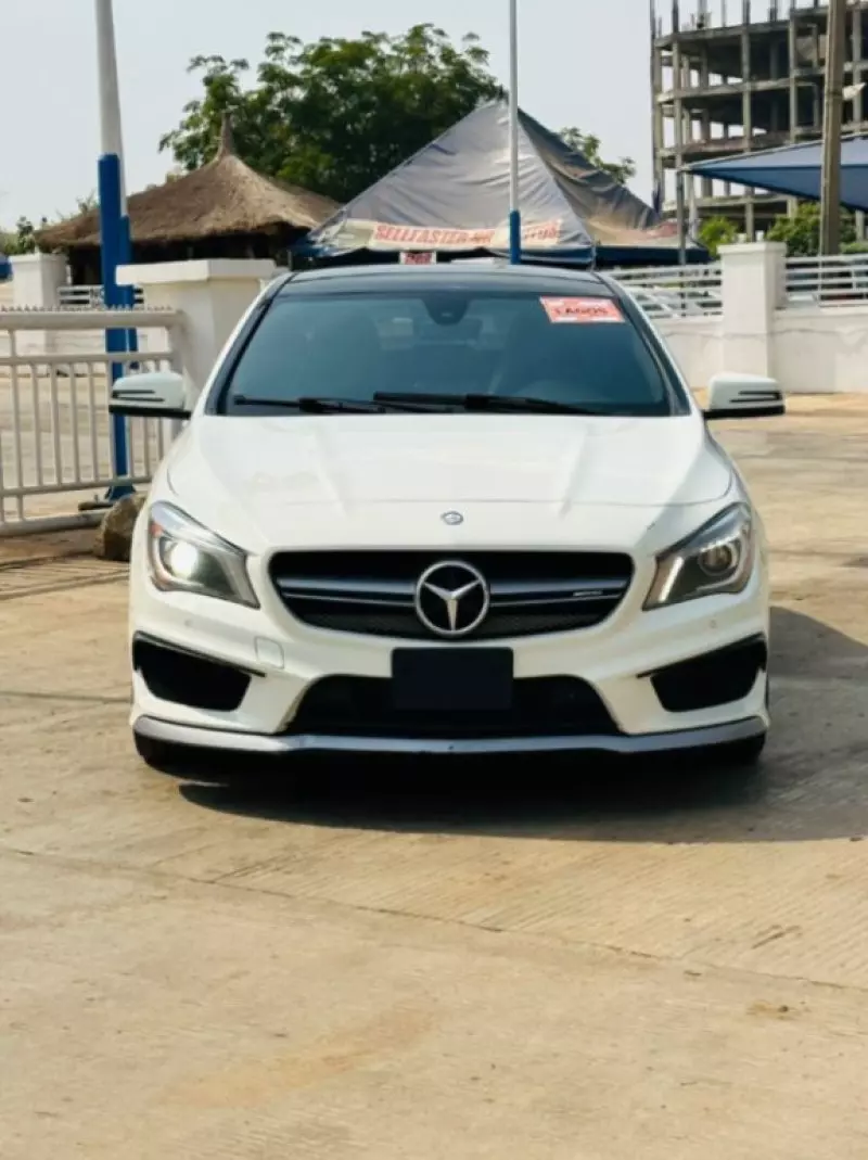 Mercedes-Benz CLA-Class   - 2015