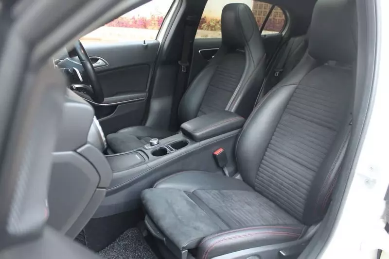 Mercedes-Benz GLA 180   - 2016