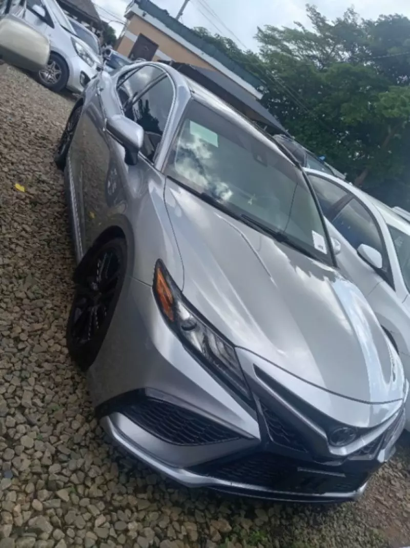 TOYOTA Camry   - 2021