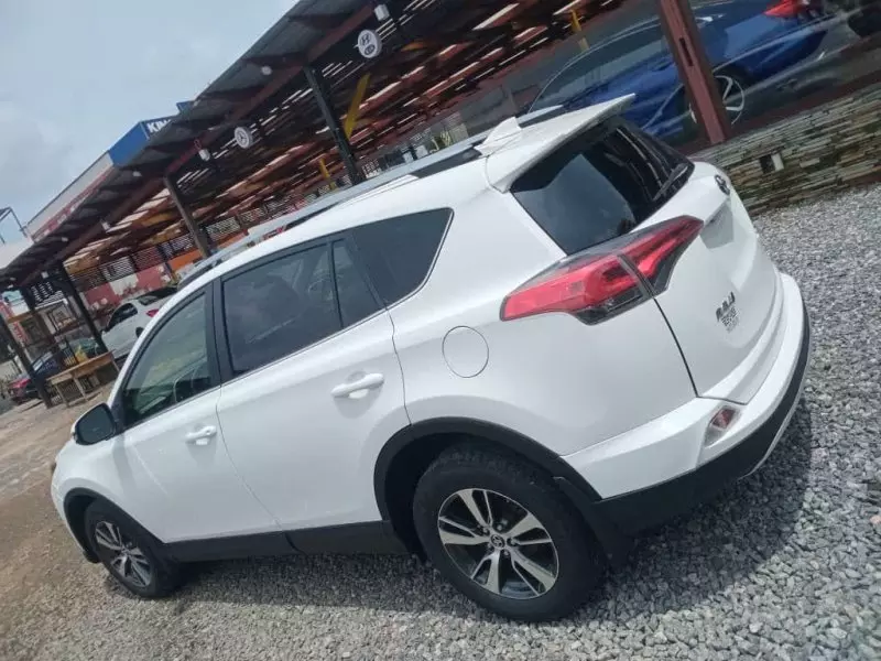 Toyota RAV 4   - 2018