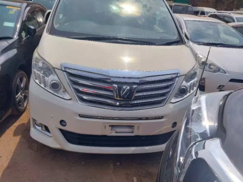 Toyota Alphard   - 2013