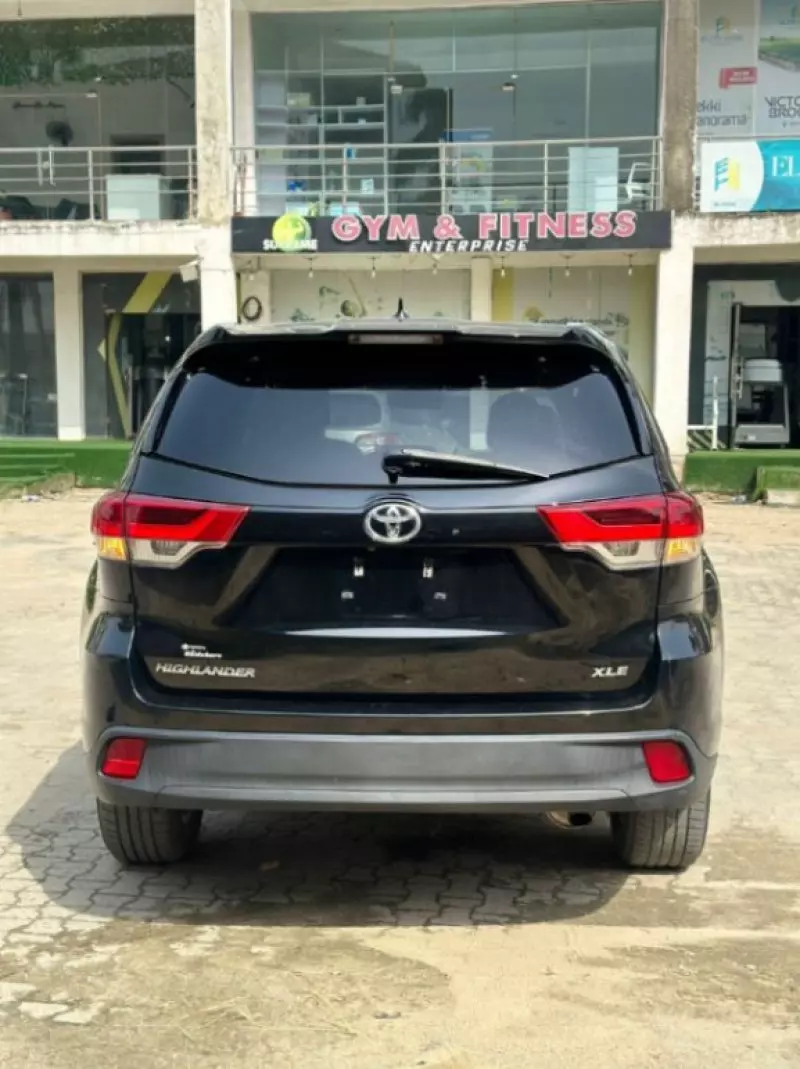 Toyota Highlander   - 2017