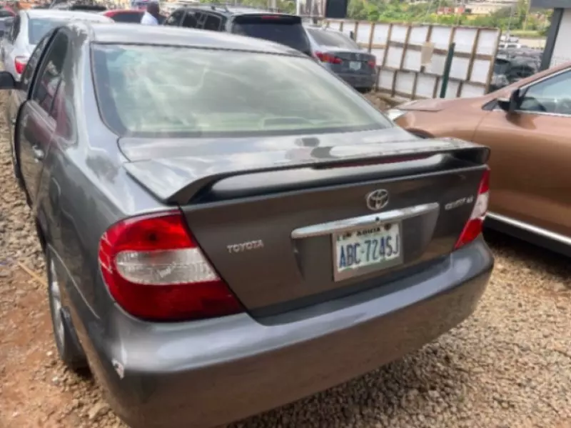 Toyota Camry   - 2003
