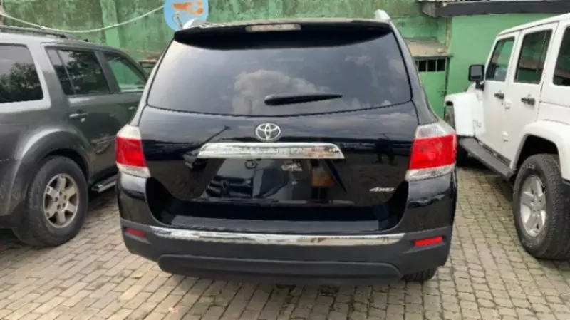 Toyota Highlander   - 2013