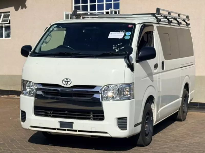 Toyota Hiace   - 2018