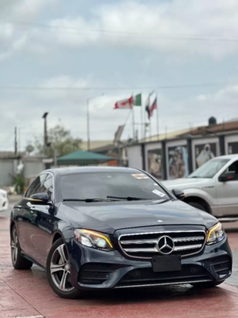 Mercedes-Benz E 300   - 2017