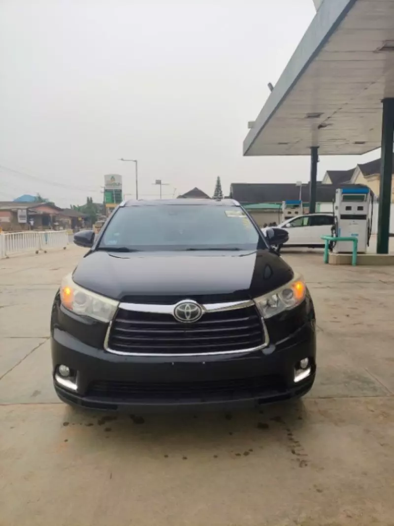 Toyota Highlander   - 2014