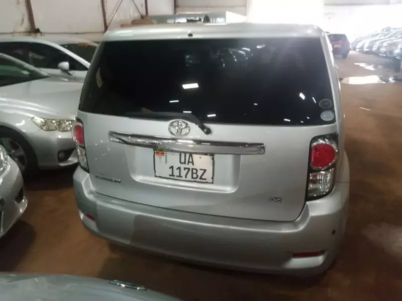 Toyota Rumion - 2010