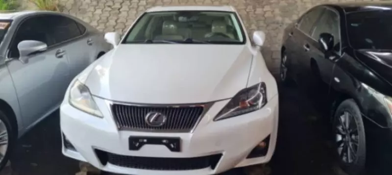 Lexus IS   - 2012