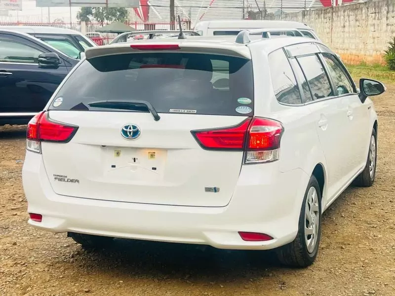 TOYOTA Fielder hybrid    - 2019