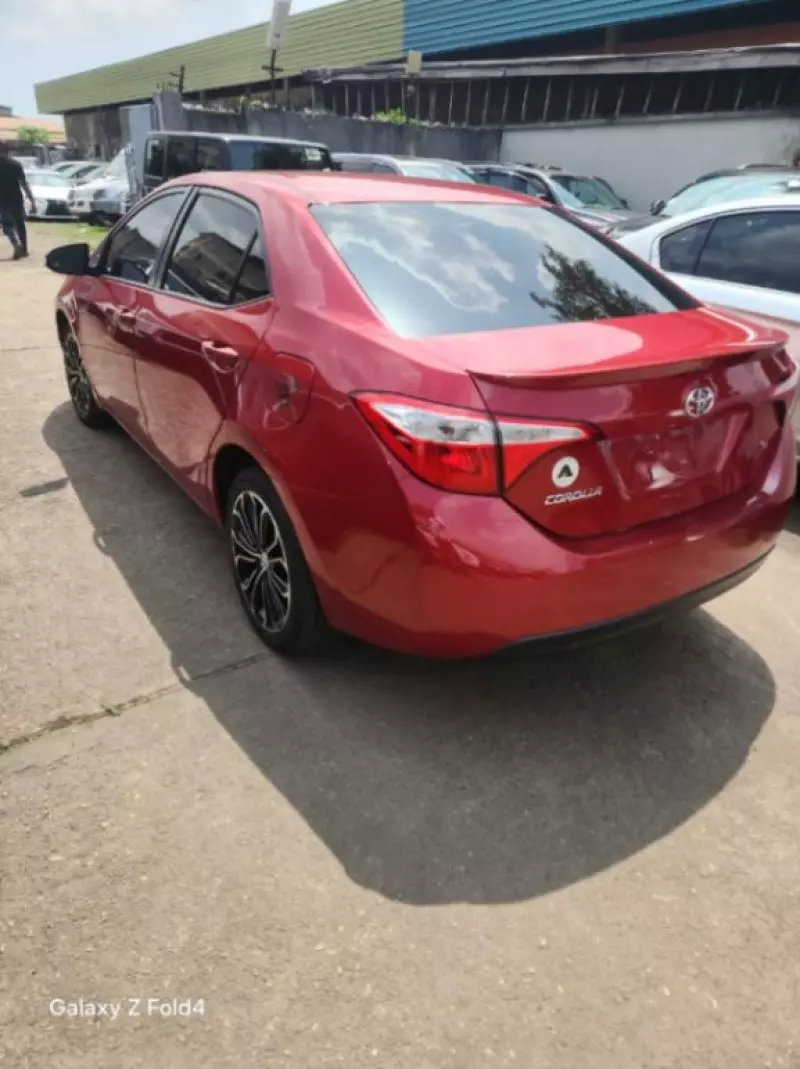 Toyota Corolla   - 2016