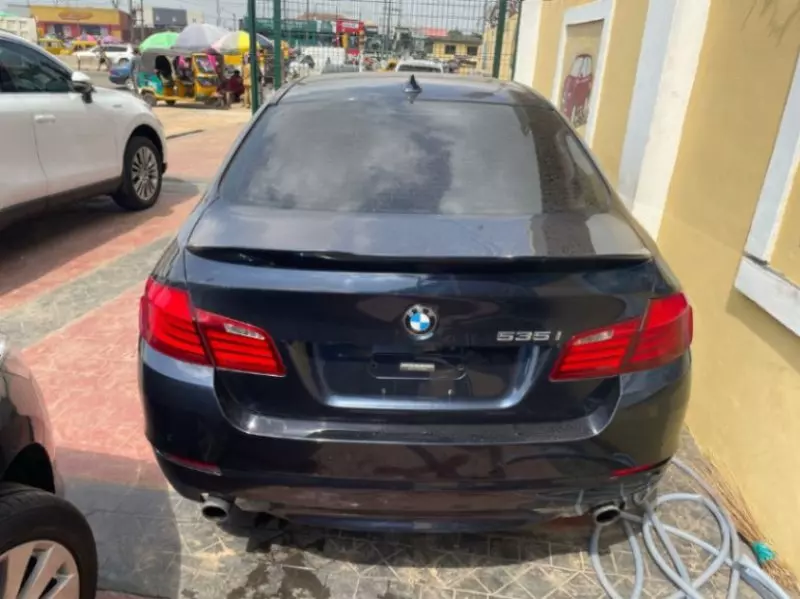 BMW 325i   - 2011