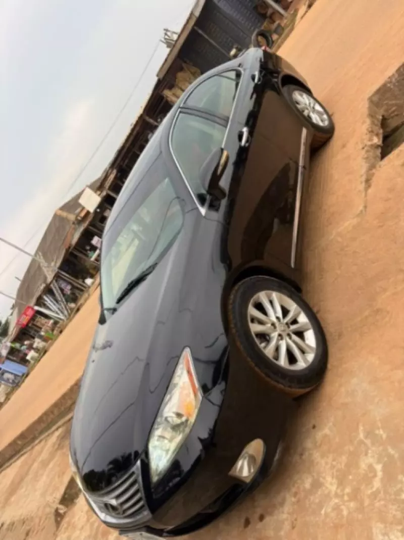 Lexus ES   - 2010
