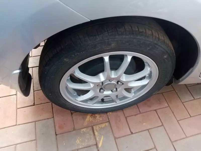 Toyota Ractis   - 2012