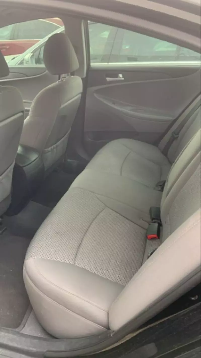 Hyundai Sonata   - 2012