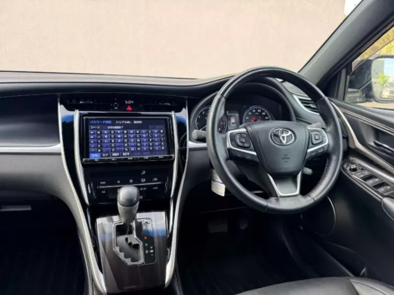 Toyota Harrier   - 2018