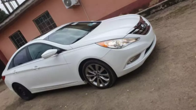 Hyundai Sonata - 2013