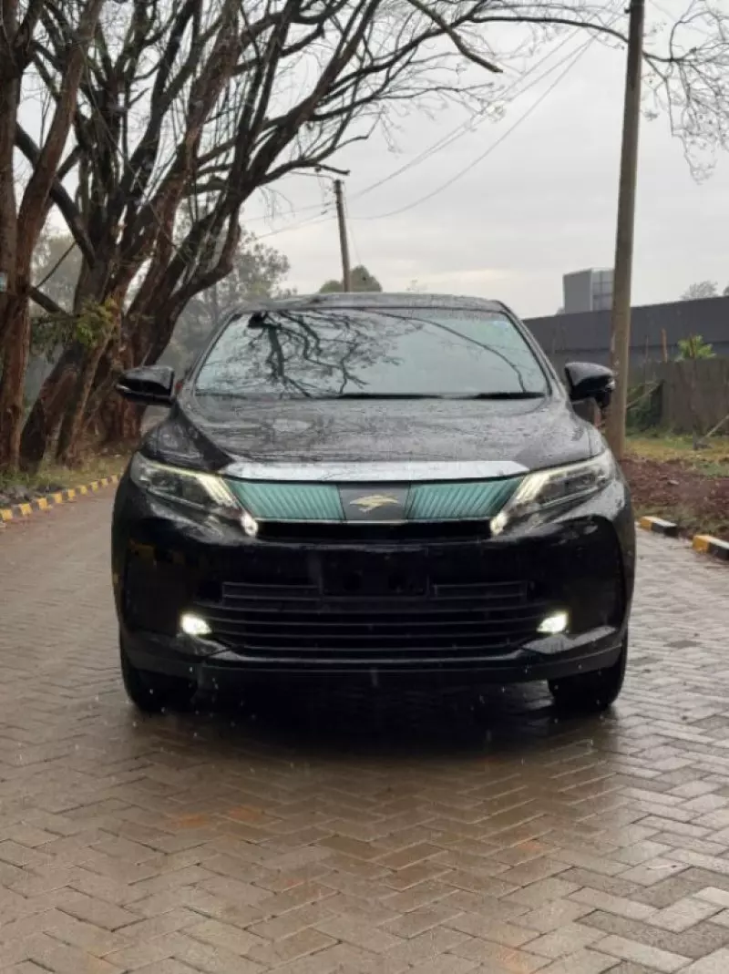 Toyota Harrier   - 2019