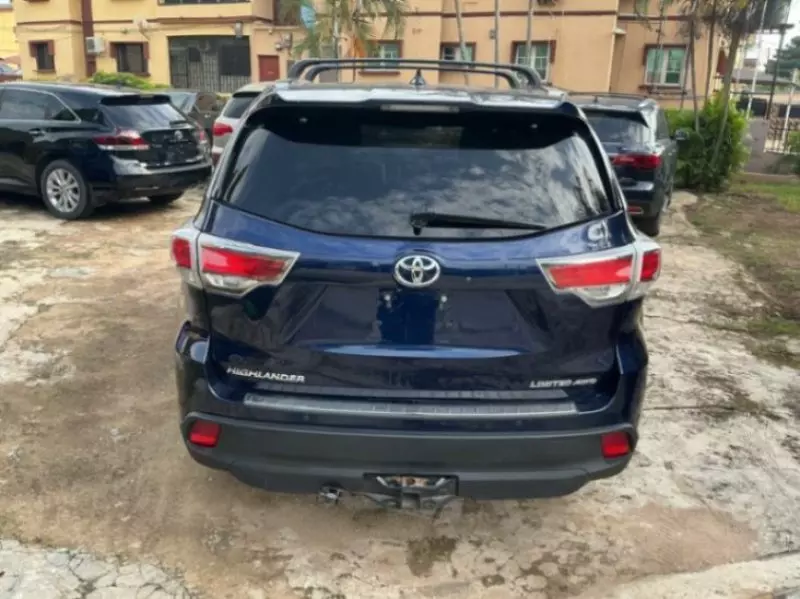 TOYOTA Highlander   - 2016