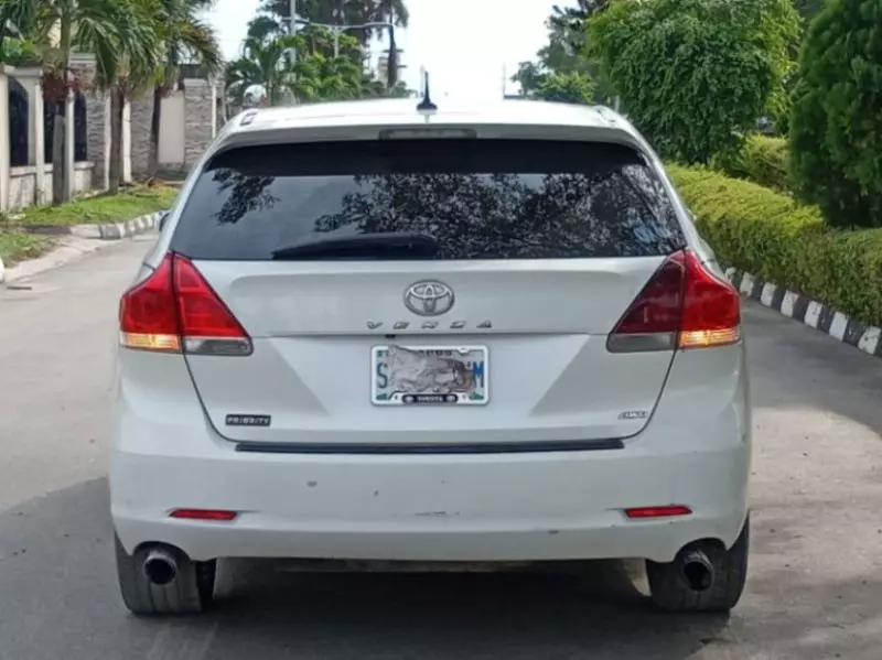 Toyota Venza   - 2011