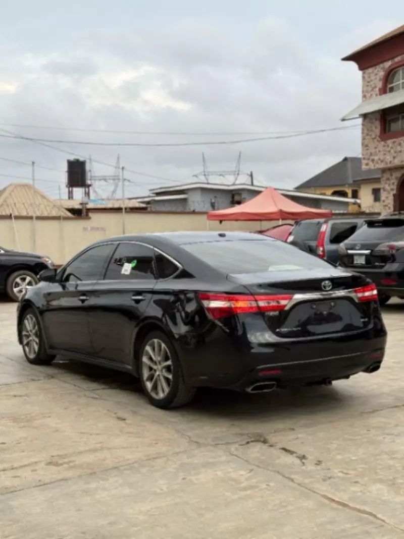 TOYOTA Avalon   - 2015