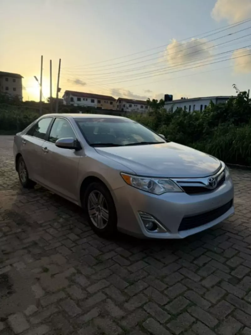 TOYOTA Camry   - 2013