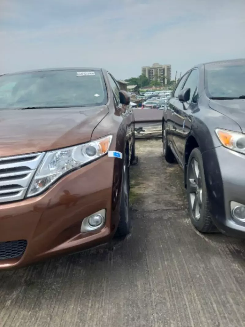 Toyota Venza   - 2012