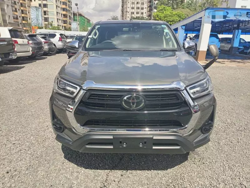 TOYOTA Hilux   - 2022