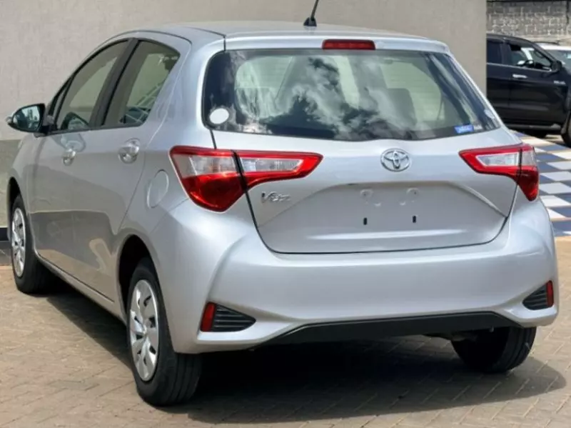 TOYOTA Vitz   - 2018